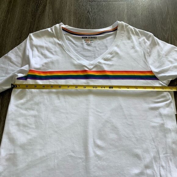 ROOM SERVICE Rainbow Graphic Tee Extra Small - Picture 8 of 8